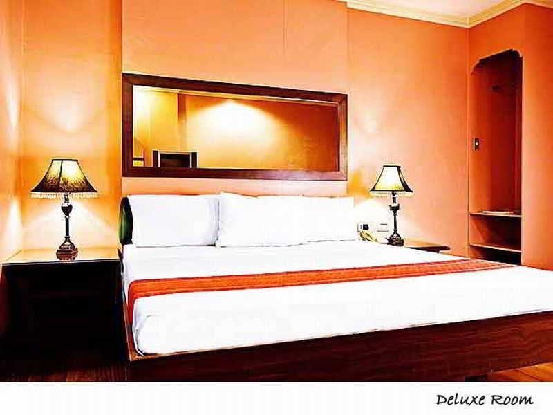 Hotel La Corona De Lipa Lipa City Exterior foto